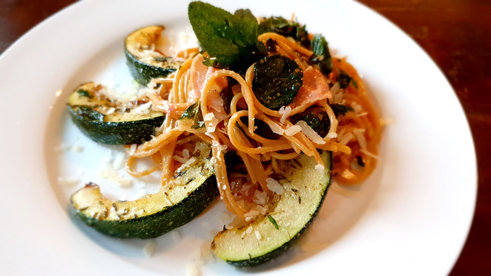 Pasta carbonara met bolcourgette en crispy kruiden 2