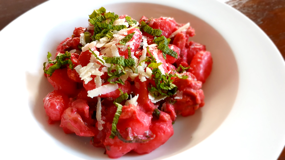 Pink gnocchi met bietenpesto en munt 2